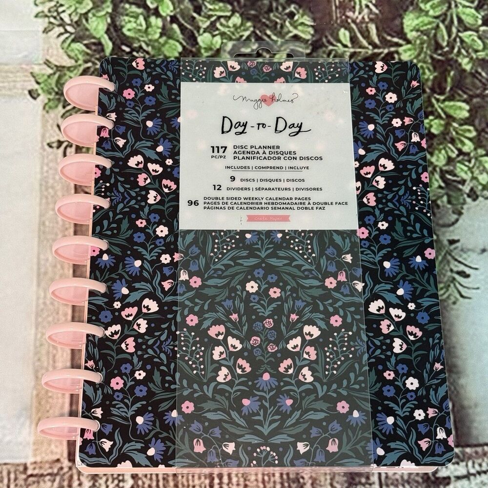Maggie Holmes Day to Day Undated DISC Planner English Garden Scrapbooking 20/21